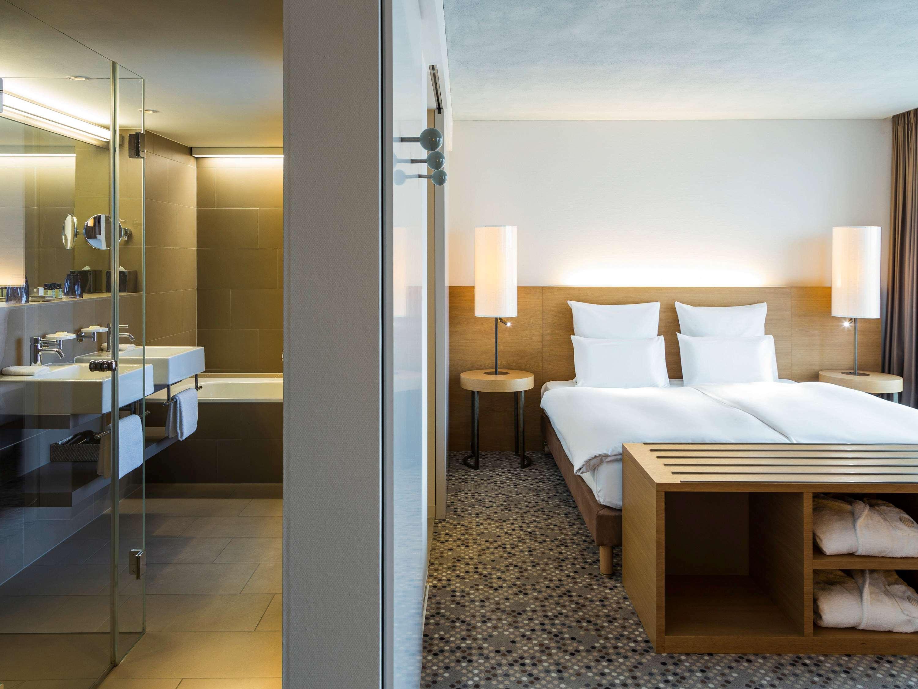 พูลแมน บาเซิล ยูโรป โฮเต็ล Hotel ภายนอก รูปภาพ
