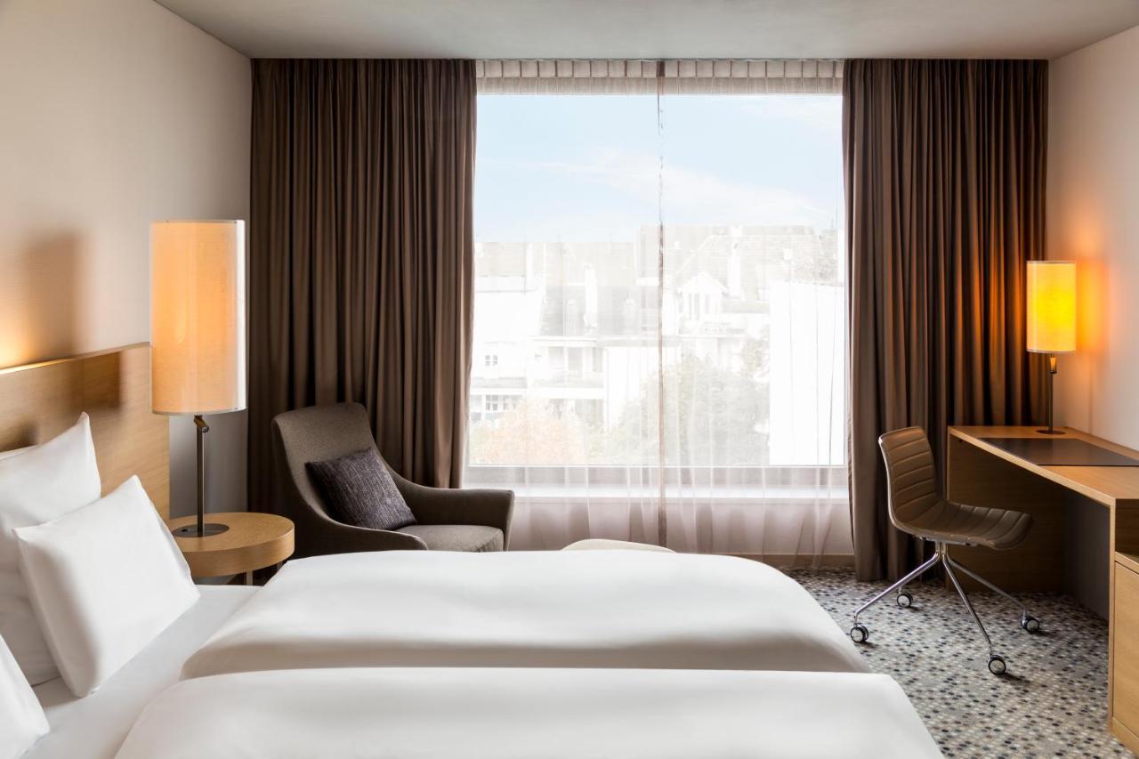 พูลแมน บาเซิล ยูโรป โฮเต็ล Hotel ภายนอก รูปภาพ